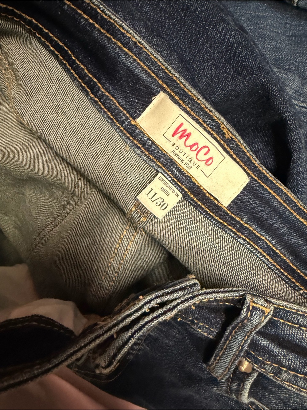 MOCO Fall Into Place Tummy Control Wide Leg Crop Jeans - Picture 4 of 5